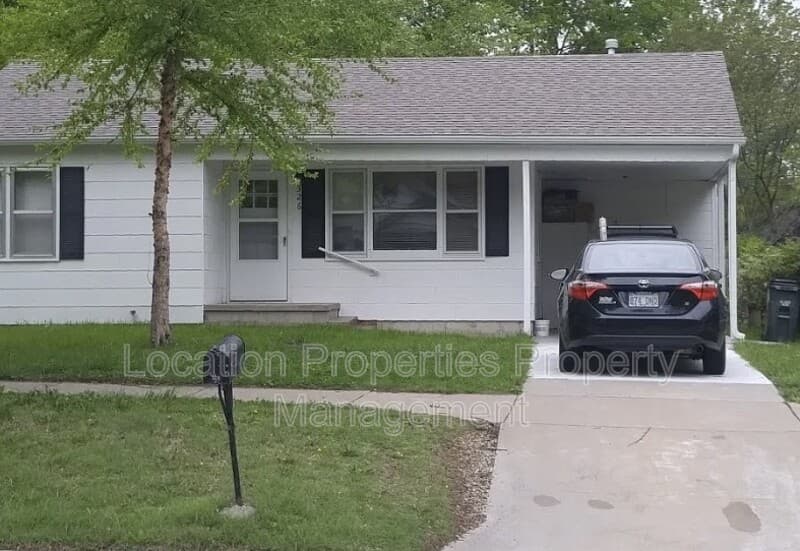 326 East 19th Street, main listing photo
