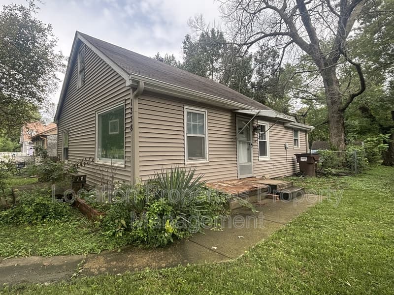 1338 Brook Street, main listing photo